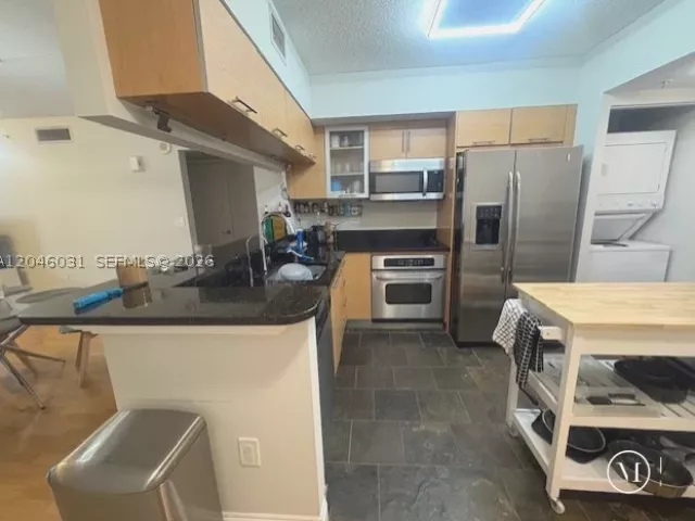 2-bedroom condo for rent in Miami -  - MondialRealty