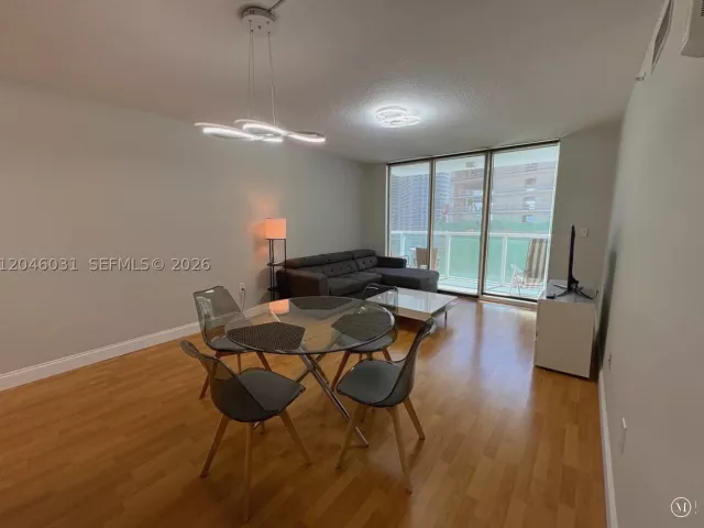 2-bedroom condo for rent in Miami -  - MondialRealty