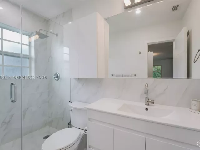 3-bedroom home for rent in Coral Gables - 1556 Catalonia Ave - MondialRealty