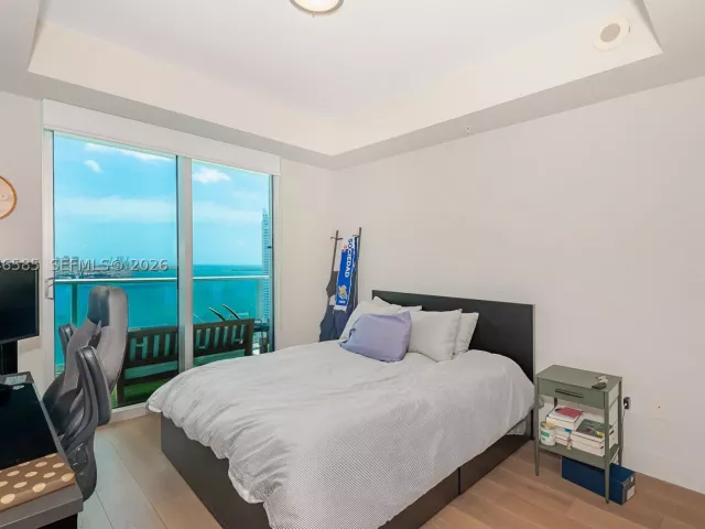 2-bedroom condo for sale in Miami - 300 S Biscayne Blvd T-2612 - MondialRealty