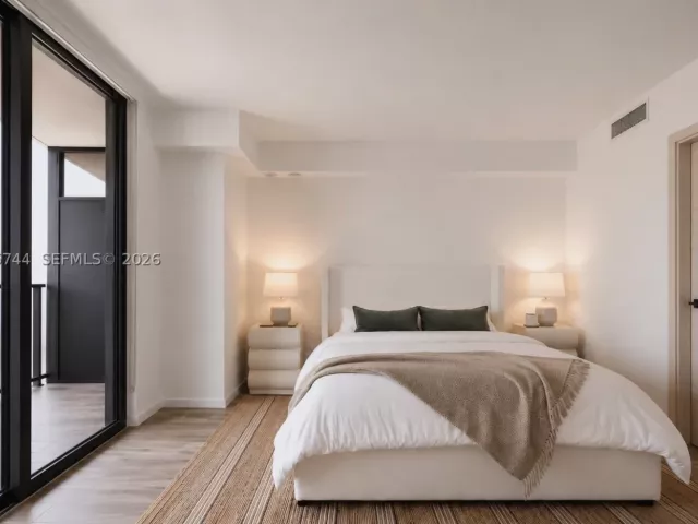 3-bedroom condo for rent in Miami - 801 S Miami Ave 2004 - MondialRealty