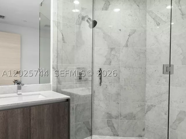 3-bedroom condo for rent in Miami - 801 S Miami Ave 2004 - MondialRealty