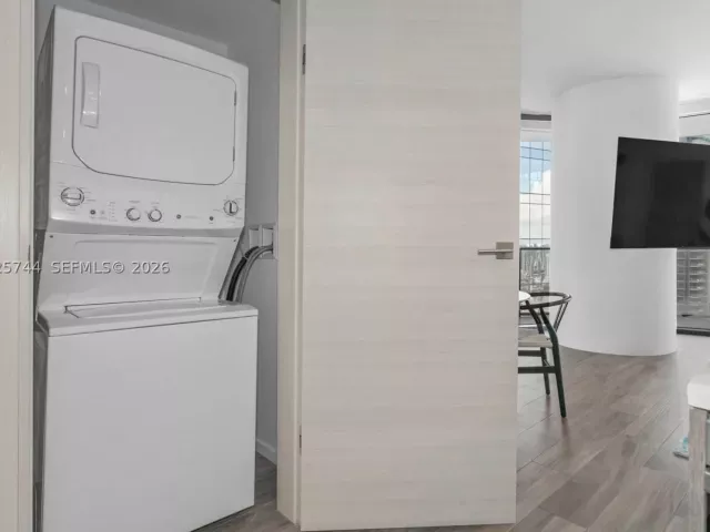 3-bedroom condo for rent in Miami - 801 S Miami Ave 2004 - MondialRealty