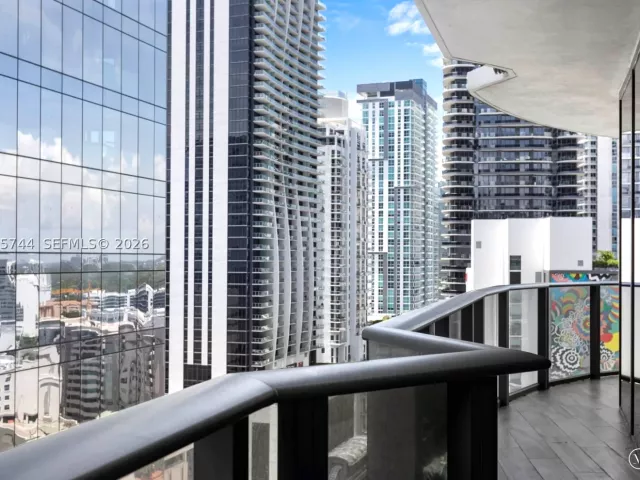 3-bedroom condo for rent in Miami - 801 S Miami Ave 2004 - MondialRealty
