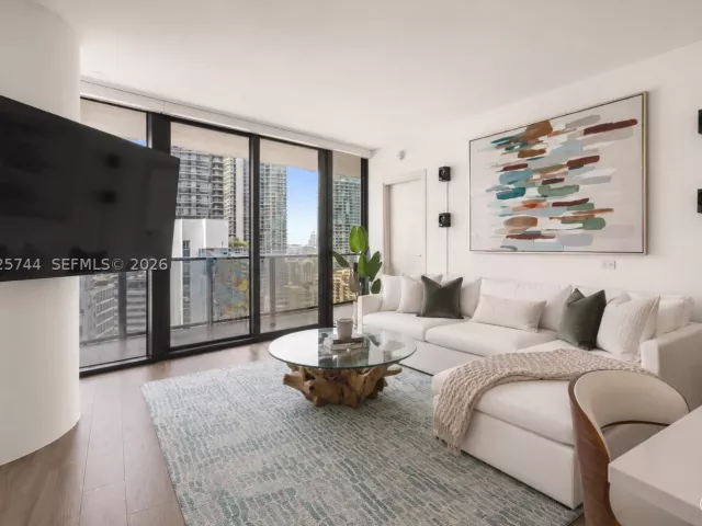 3-bedroom condo for rent in Miami - 801 S Miami Ave 2004 - MondialRealty