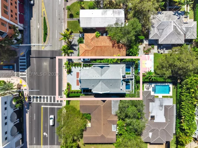 3-bedroom home for sale in Coral Gables - 2710 S Le Jeune Rd - MondialRealty