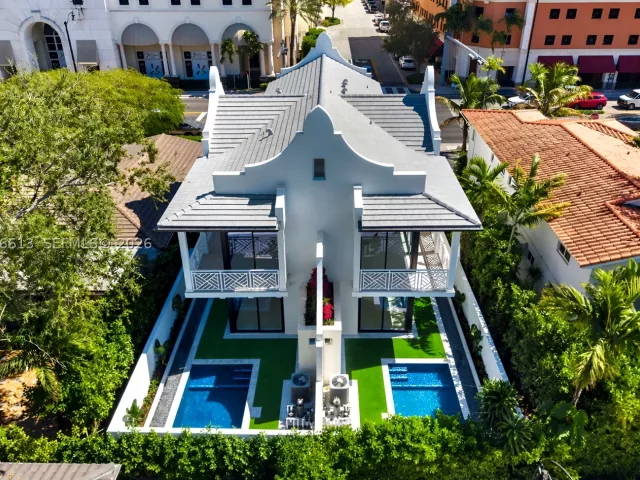 3-bedroom home for sale in Coral Gables - 2710 S Le Jeune Rd - MondialRealty