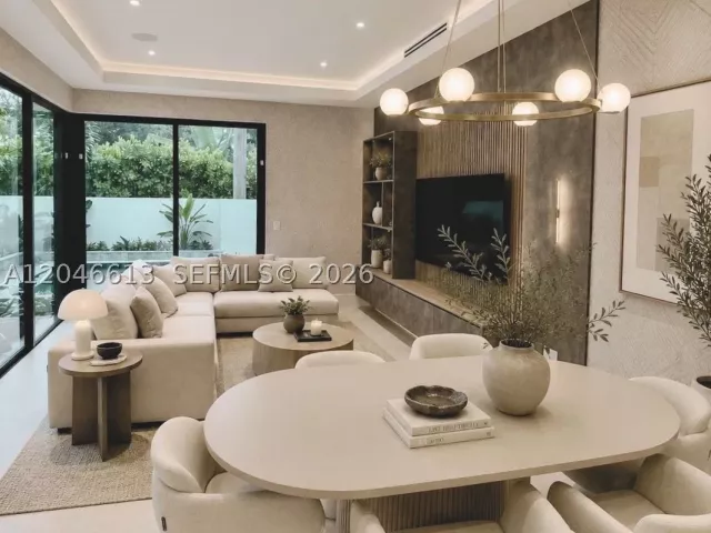 3-bedroom home for sale in Coral Gables - 2710 S Le Jeune Rd - MondialRealty