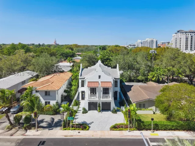 3-bedroom home for sale in Coral Gables - 2710 S Le Jeune Rd - MondialRealty
