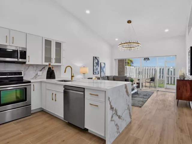 3-bedroom home for sale in Boca Raton - 11213 Jasmine Hill Circle - MondialRealty