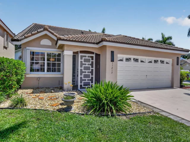 3-bedroom home for sale in Boca Raton - 11213 Jasmine Hill Circle - MondialRealty