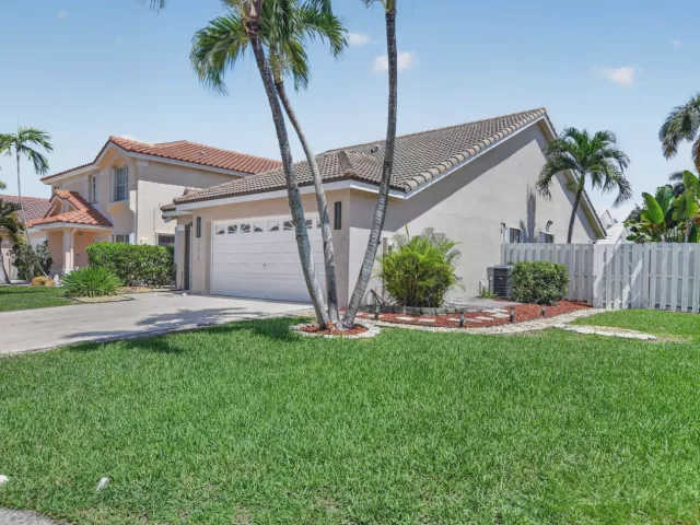3-bedroom home for sale in Boca Raton - 11213 Jasmine Hill Circle - MondialRealty