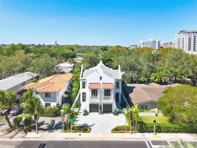 3-bedroom home for sale in Coral Gables - 2712 S Le Jeune Rd - MondialRealty