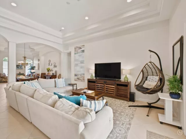 6-bedroom home for sale in Delray Beach - 7209 Serrano Terrace - MondialRealty