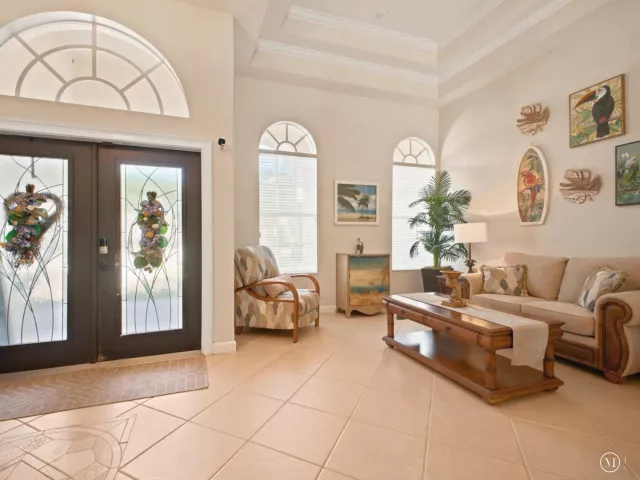 6-bedroom home for sale in Delray Beach - 7209 Serrano Terrace - MondialRealty