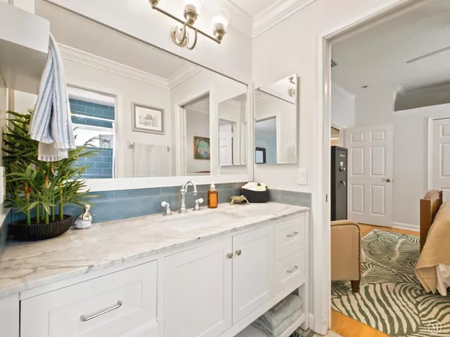 6-bedroom home for sale in Delray Beach - 7209 Serrano Terrace - MondialRealty