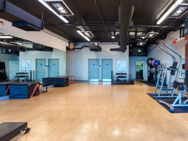2-bedroom condo for rent in Miami - 601 NE 36th St 3112 - MondialRealty