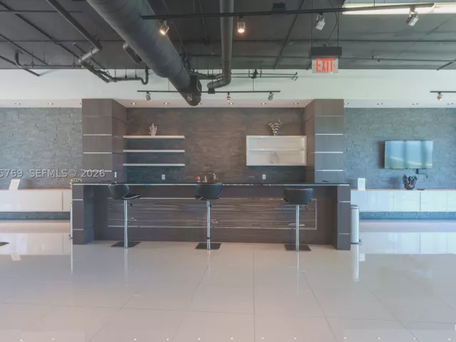2-bedroom condo for rent in Miami - 601 NE 36th St 3112 - MondialRealty