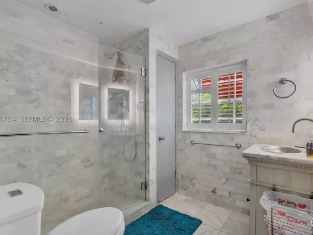 3-bedroom home for sale in Miami - 8276 E Dixie Hwy - MondialRealty