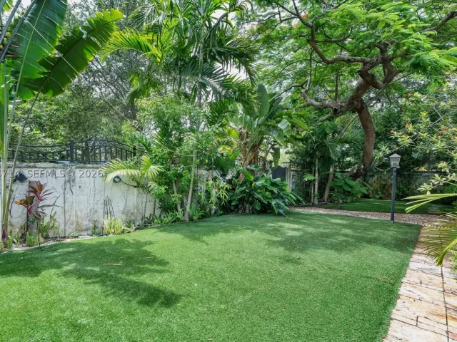 3-bedroom home for sale in Miami - 8276 E Dixie Hwy - MondialRealty