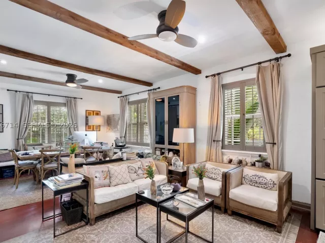 3-bedroom home for sale in Miami - 8276 E Dixie Hwy - MondialRealty