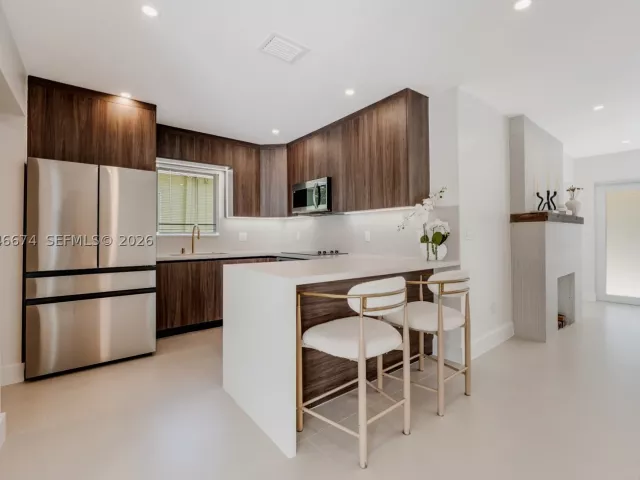 3-bedroom home for sale in Miami - 8318 NE 3rd Ct - MondialRealty