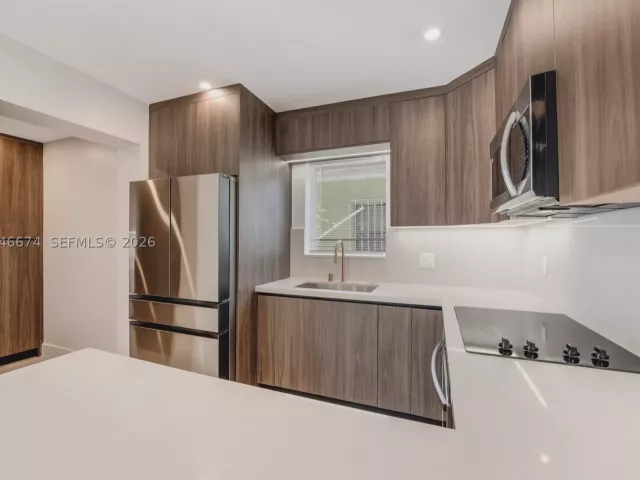 3-bedroom home for sale in Miami - 8318 NE 3rd Ct - MondialRealty