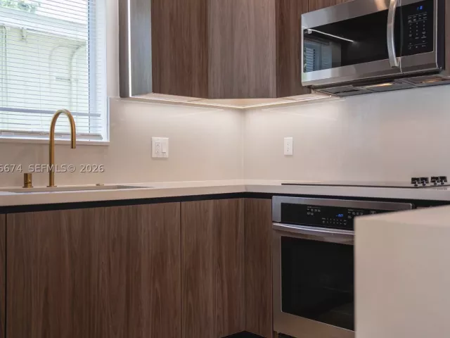 3-bedroom home for sale in Miami - 8318 NE 3rd Ct - MondialRealty