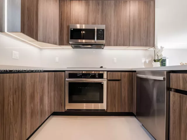 3-bedroom home for sale in Miami - 8318 NE 3rd Ct - MondialRealty