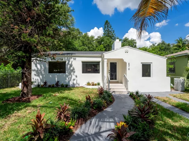 3-bedroom home for sale in Miami - 8318 NE 3rd Ct - MondialRealty