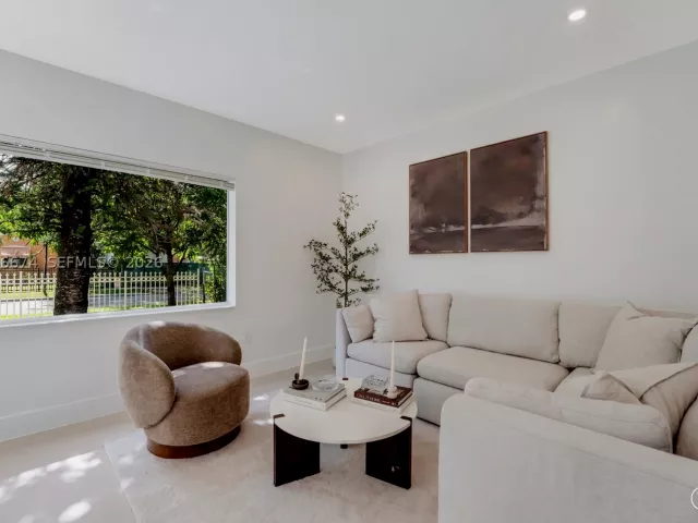 3-bedroom home for sale in Miami - 8318 NE 3rd Ct - MondialRealty