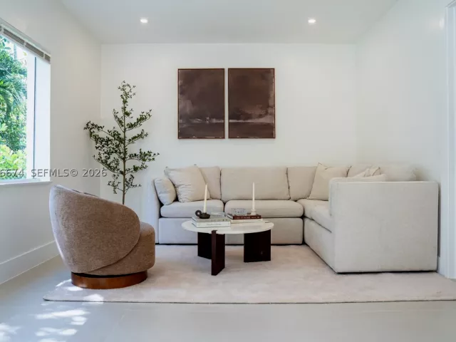 3-bedroom home for sale in Miami - 8318 NE 3rd Ct - MondialRealty