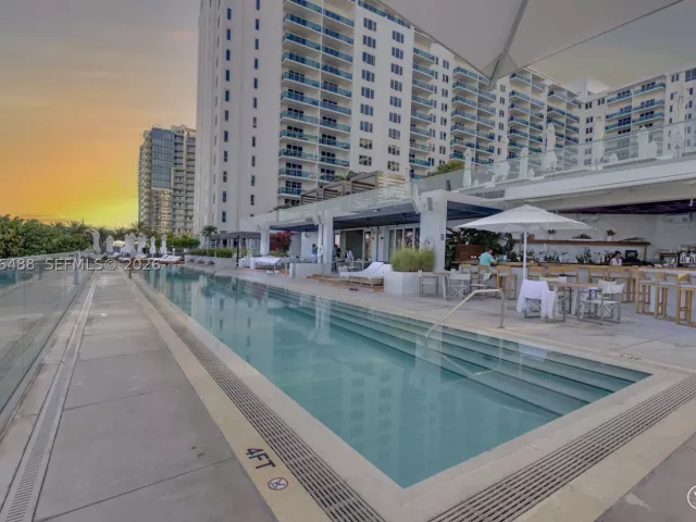 2-bedroom condo for sale in Miami Beach - 2301 Collins Ave PH22 - MondialRealty
