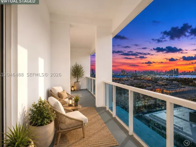 2-bedroom condo for sale in Miami Beach - 2301 Collins Ave PH22 - MondialRealty