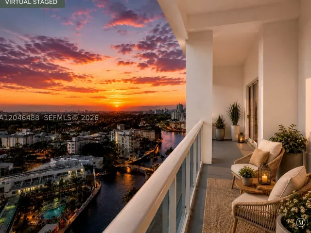 2-bedroom condo for sale in Miami Beach - 2301 Collins Ave PH22 - MondialRealty