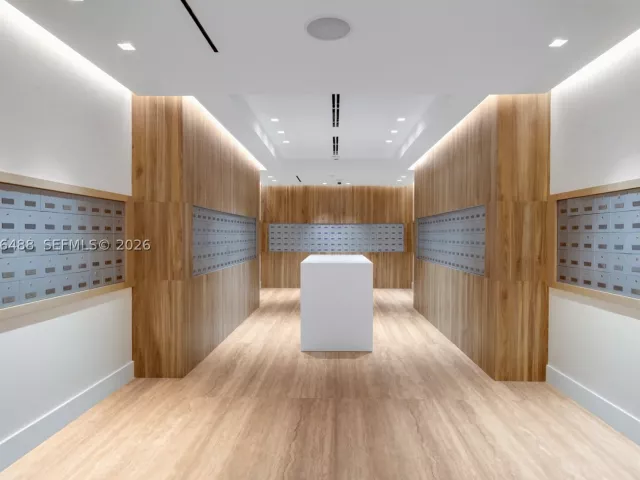 2-bedroom condo for sale in Miami Beach - 2301 Collins Ave PH22 - MondialRealty