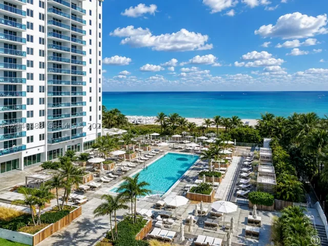 2-bedroom condo for sale in Miami Beach - 2301 Collins Ave PH22 - MondialRealty