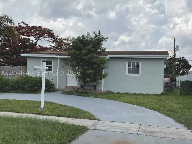 4-bedroom home for sale in Hollywood - 7395 Garfield St - MondialRealty