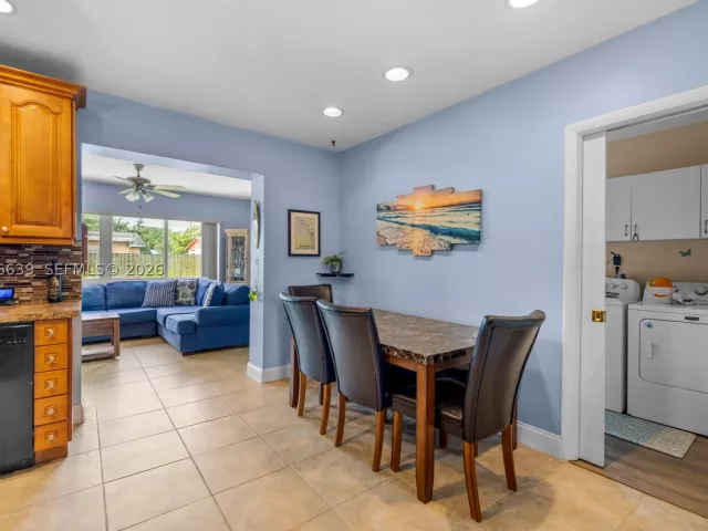 3-bedroom home for sale in Hollywood - 6870 Pershing St - MondialRealty