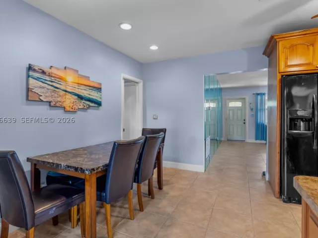 3-bedroom home for sale in Hollywood - 6870 Pershing St - MondialRealty