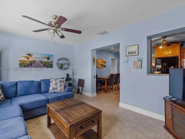 3-bedroom home for sale in Hollywood - 6870 Pershing St - MondialRealty