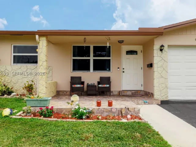 3-bedroom home for sale in Hollywood - 6870 Pershing St - MondialRealty