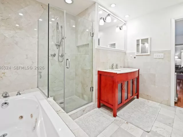 4-bedroom home for rent in Coral Gables - 1211 Algeria Ave - MondialRealty