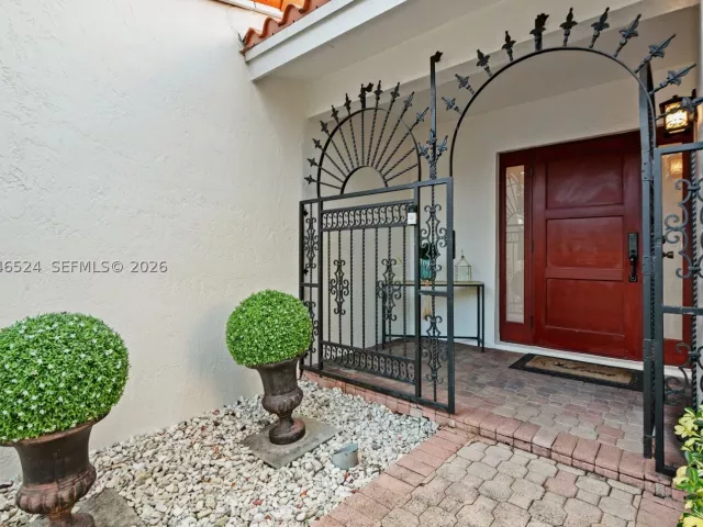 4-bedroom home for rent in Coral Gables - 1211 Algeria Ave - MondialRealty