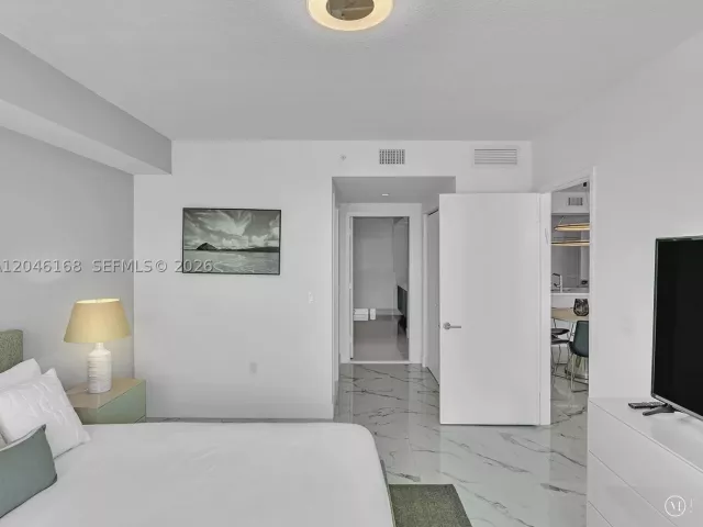 2-bedroom condo for sale in Sunny Isles Beach - 300 Sunny Isles Blvd 4-1503 - MondialRealty