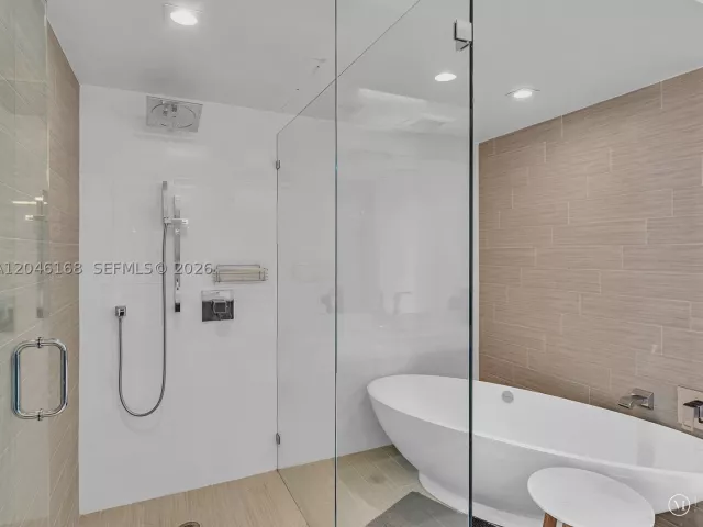 2-bedroom condo for sale in Sunny Isles Beach - 300 Sunny Isles Blvd 4-1503 - MondialRealty