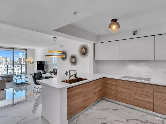 2-bedroom condo for sale in Sunny Isles Beach - 300 Sunny Isles Blvd 4-1503 - MondialRealty