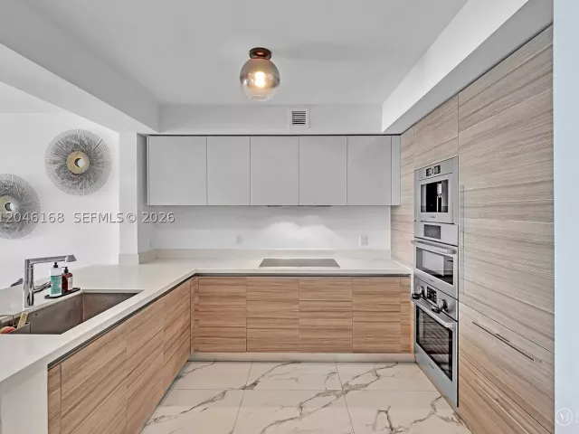 2-bedroom condo for sale in Sunny Isles Beach - 300 Sunny Isles Blvd 4-1503 - MondialRealty