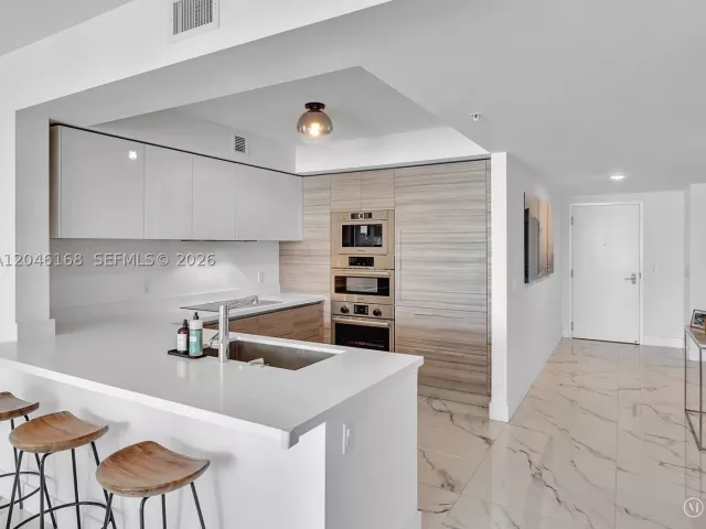 2-bedroom condo for sale in Sunny Isles Beach - 300 Sunny Isles Blvd 4-1503 - MondialRealty