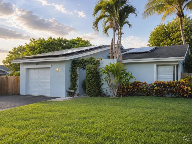 3-bedroom home for rent in Deerfield Beach - 3873 NW 2nd Court - MondialRealty